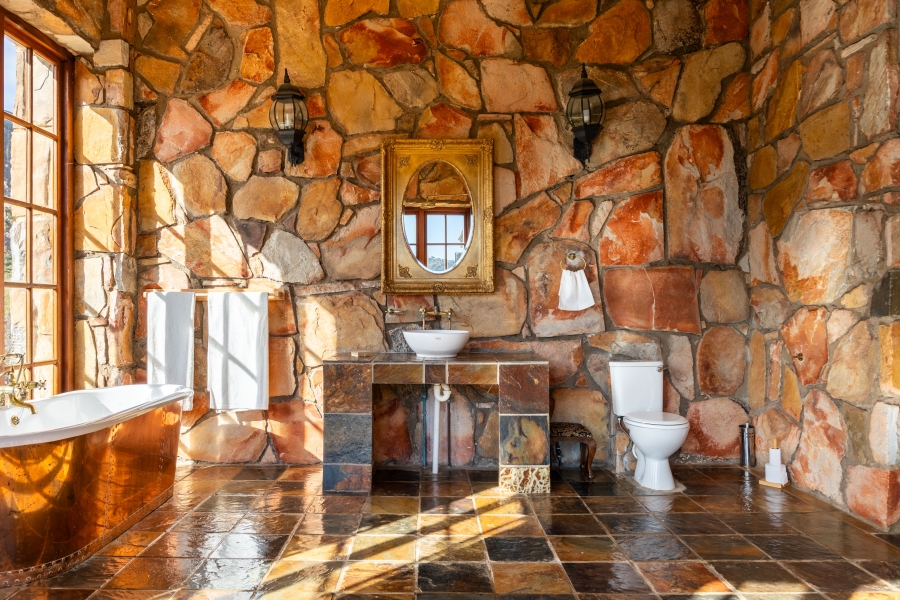 5 Bedroom Property for Sale in Uitenhage Rural Eastern Cape